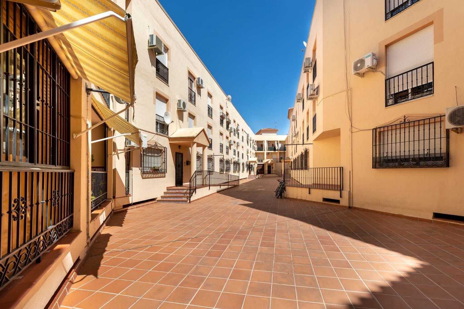 3 soverom Penthouse til salgs i Churriana de la Vega med garasje - € 275 000 (Ref: 9855799)