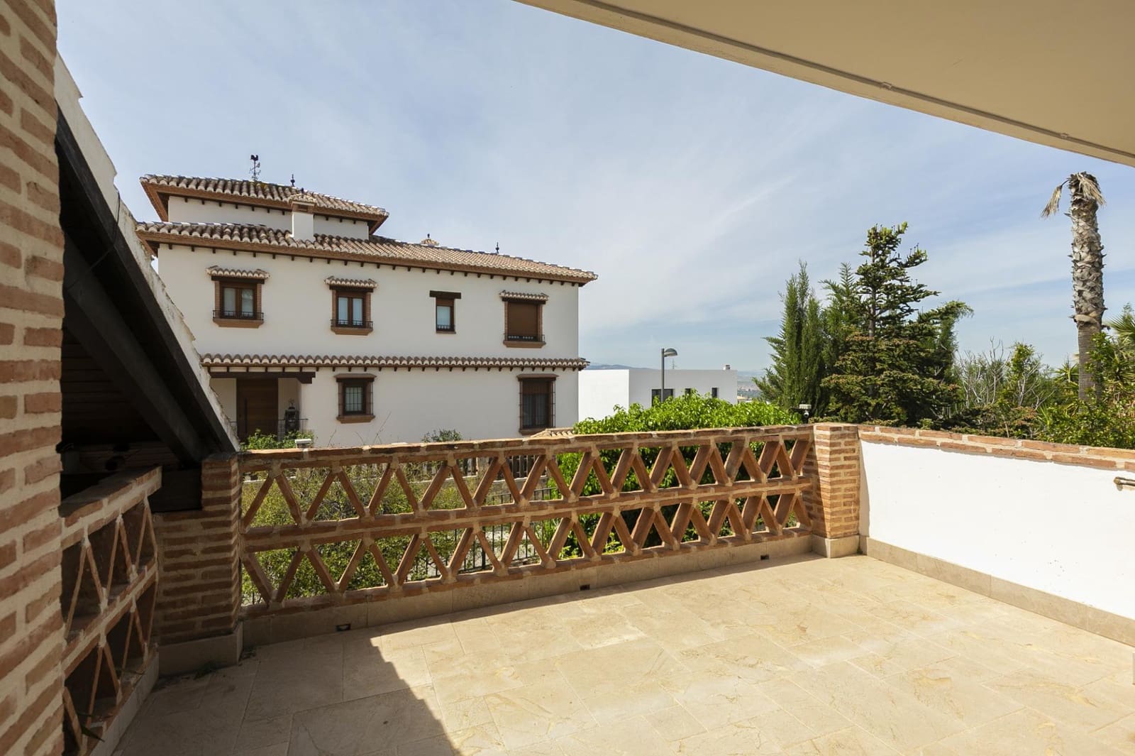 6 soverom Villa til salgs i La Zubia med svømmebasseng garasje - € 606 000 (Ref: 9855800)