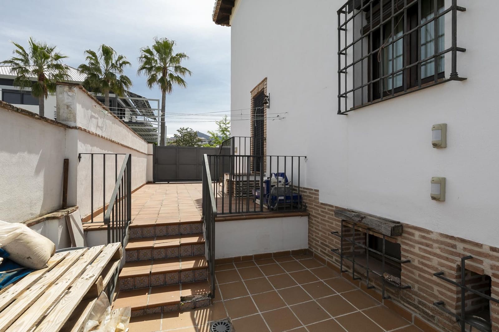 6 soverom Villa til salgs i La Zubia med svømmebasseng garasje - € 606 000 (Ref: 9855800)