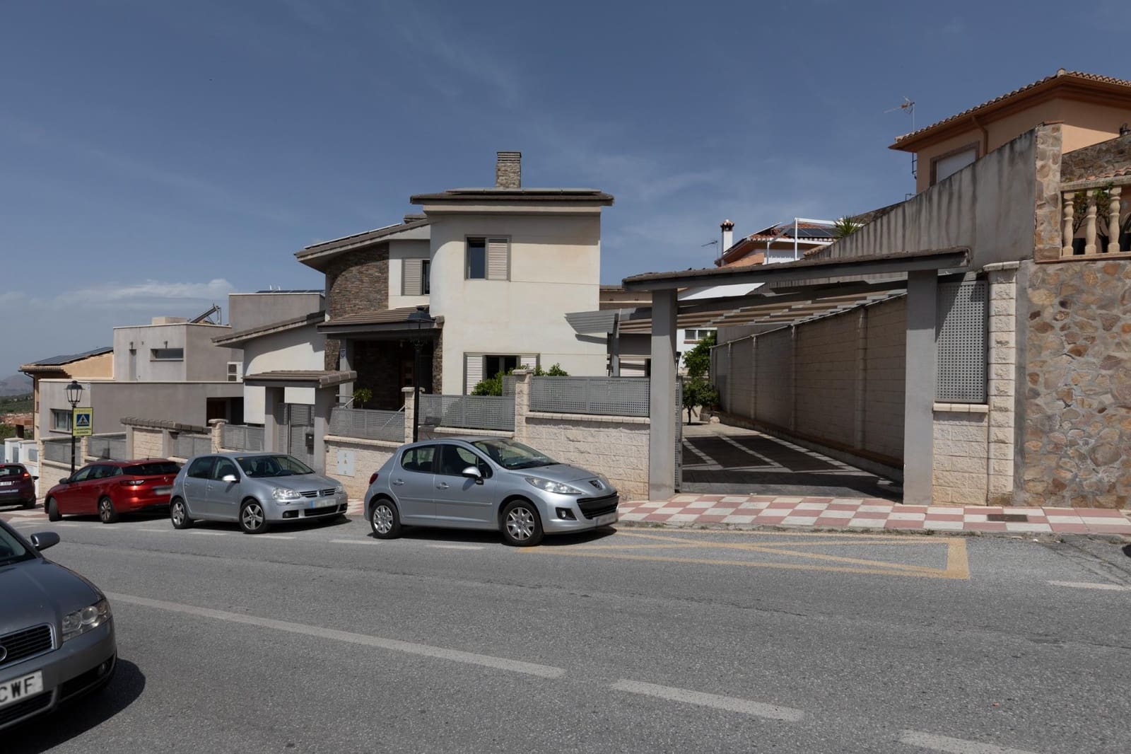 5 quarto Moradia para venda em Alfacar com piscina garagem - 455 000 € (Ref: 9855802)