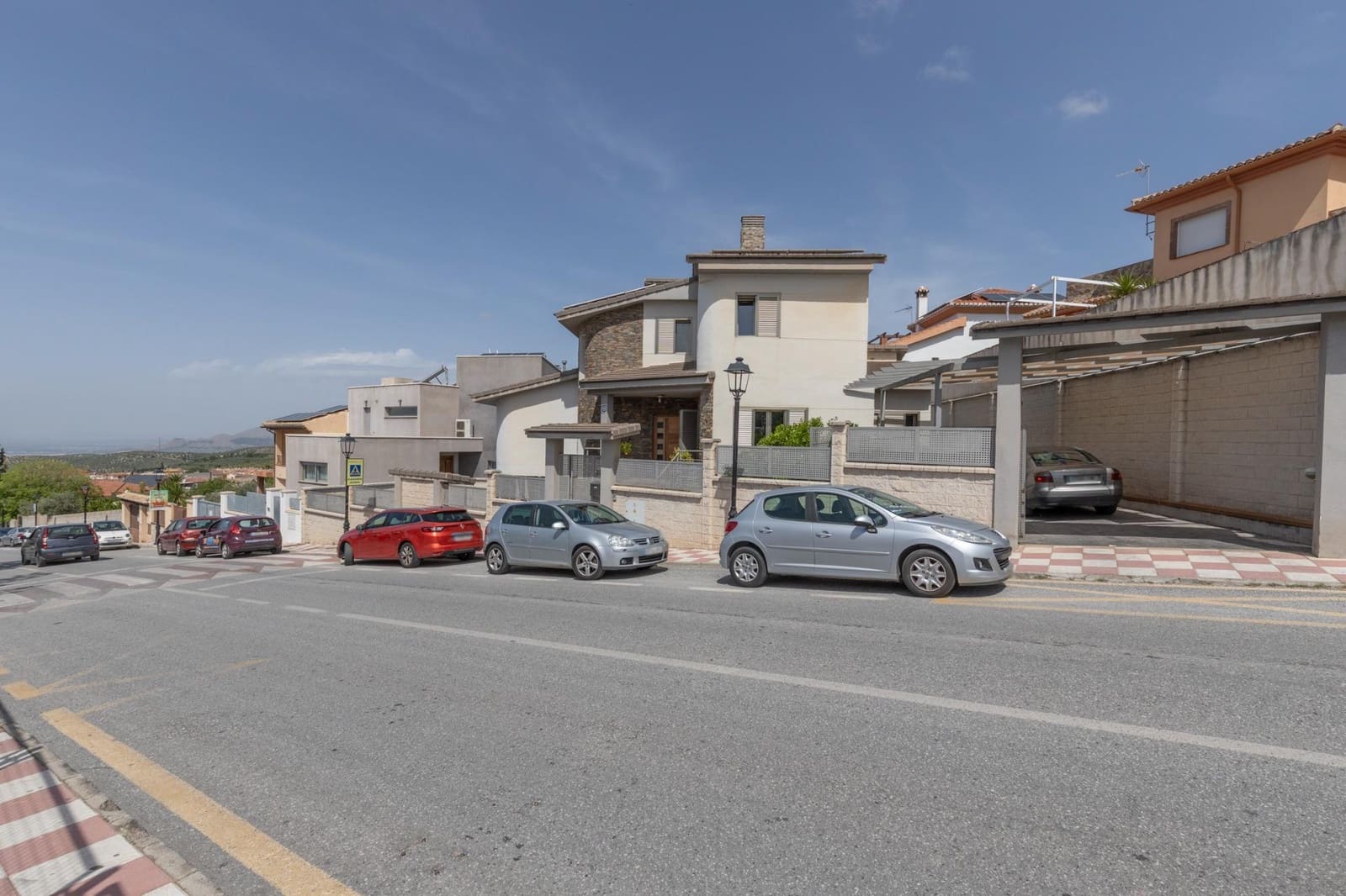 5 quarto Moradia para venda em Alfacar com piscina garagem - 455 000 € (Ref: 9855802)