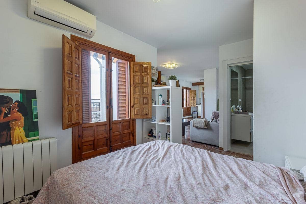1 bedroom Flat for sale in Granada city - € 250,000 (Ref: 9860313)