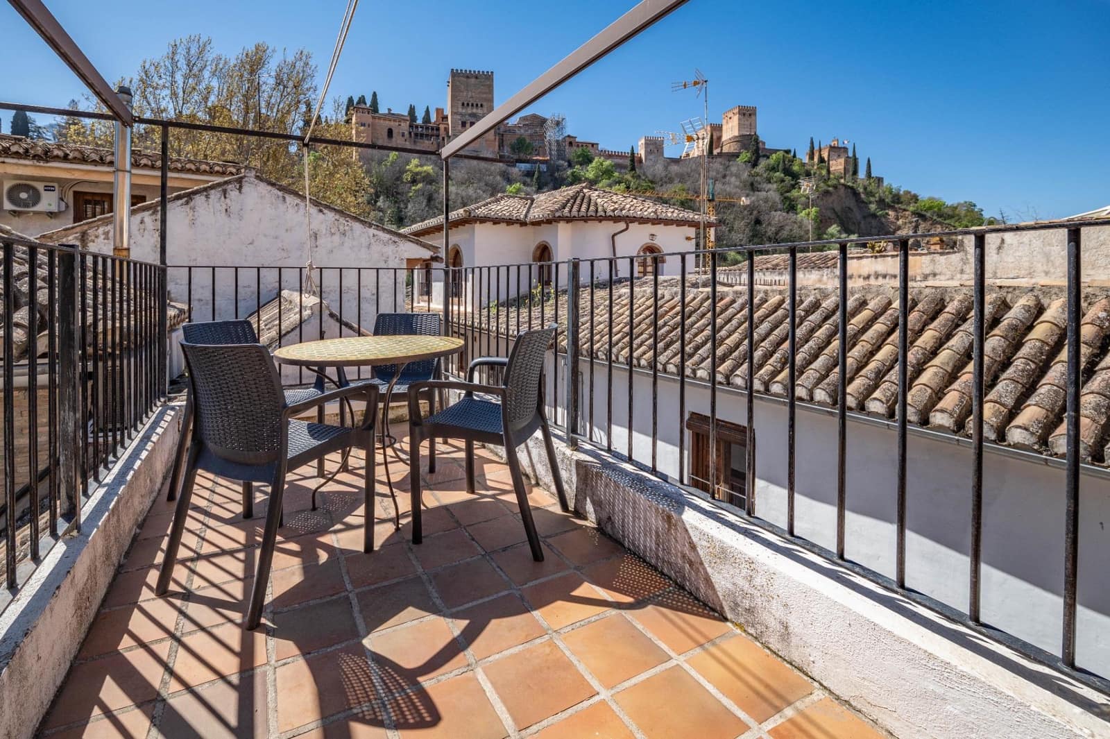14 Zimmer Apartment zu verkaufen in Granada Stadt - 1.450.000 € (Ref: 9860895)