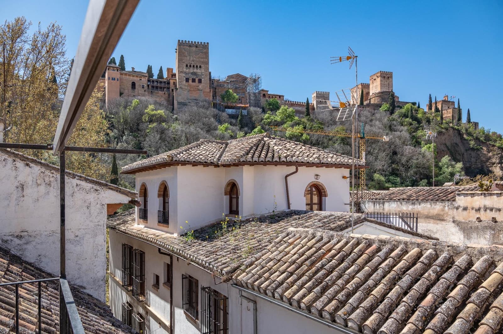 14 Zimmer Apartment zu verkaufen in Granada Stadt - 1.450.000 € (Ref: 9860895)