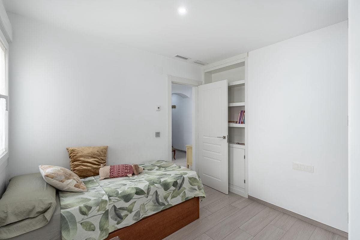 3 bedroom Flat for sale in Granada city - € 650,000 (Ref: 9862064)
