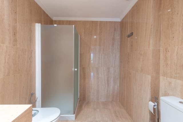 2 sovrum Lägenhet till salu i Centro, Granada stad med garage - 545 000 € (Ref: 9867218)