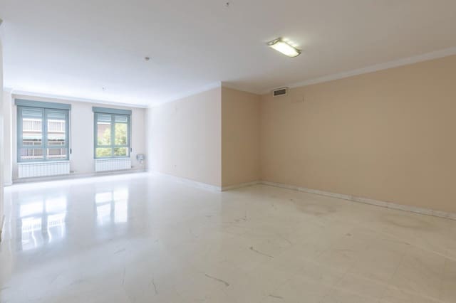 2 sovrum Lägenhet till salu i Centro, Granada stad med garage - 545 000 € (Ref: 9867218)