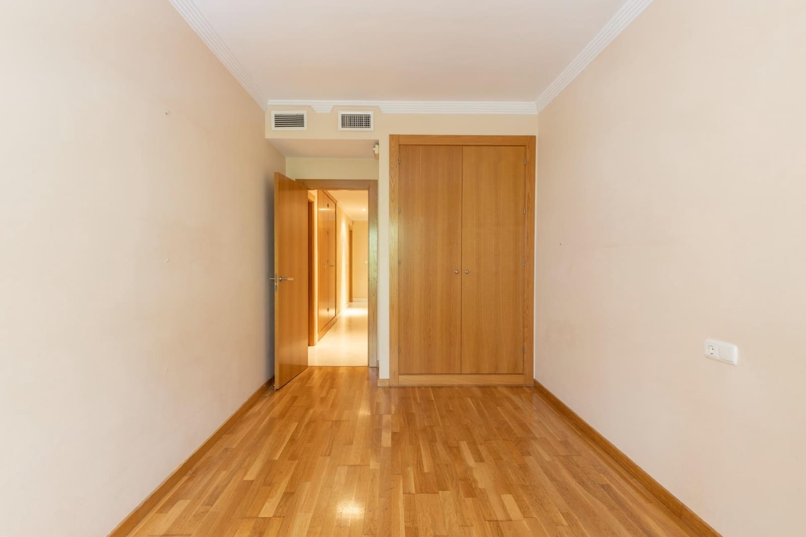2 sypialnia Mieszkanie na sprzedaż w Miasto Grenada z garażem - 545 000 € (Ref: 9867218)