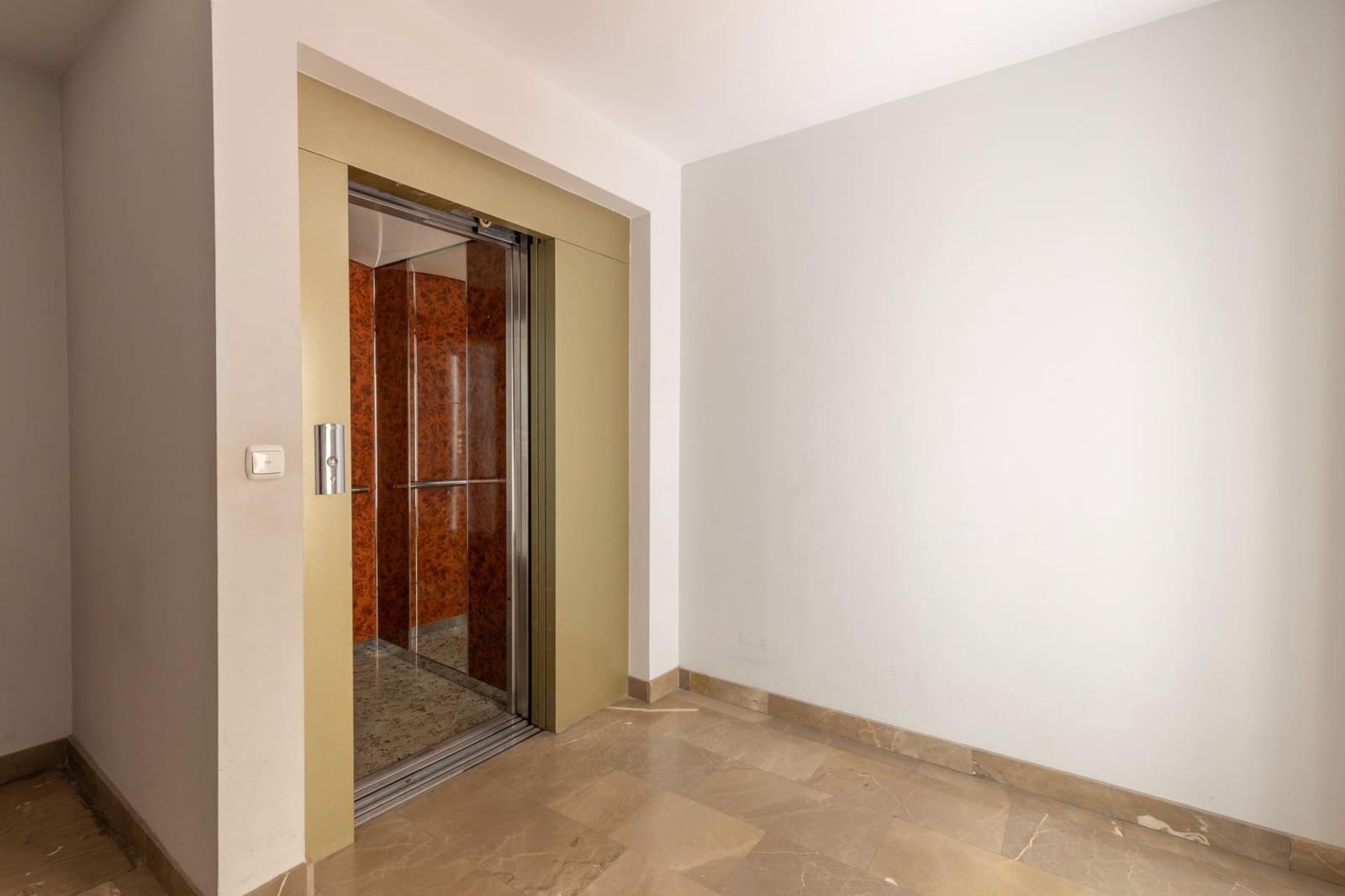 2 sypialnia Mieszkanie na sprzedaż w Miasto Grenada z garażem - 545 000 € (Ref: 9867218)