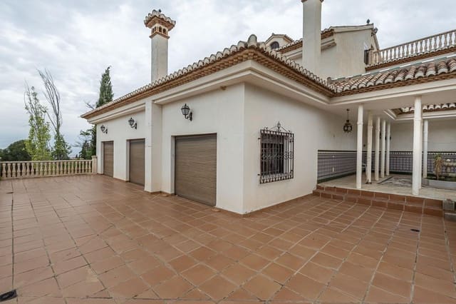 Chalet de 6 habitaciones en Monachil en venta con garaje - 450.000 € (Ref: 9867221)