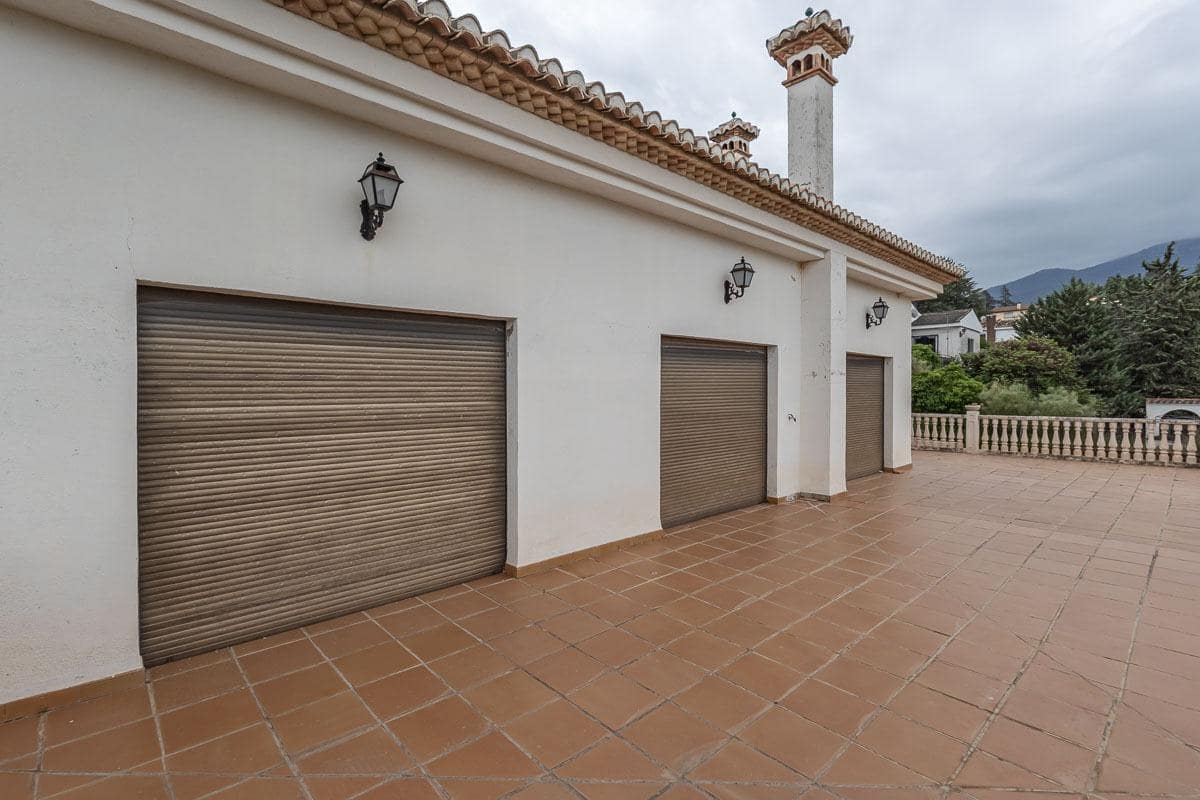6 bedroom Villa for sale in Monachil with garage - € 450,000 (Ref: 9867221)