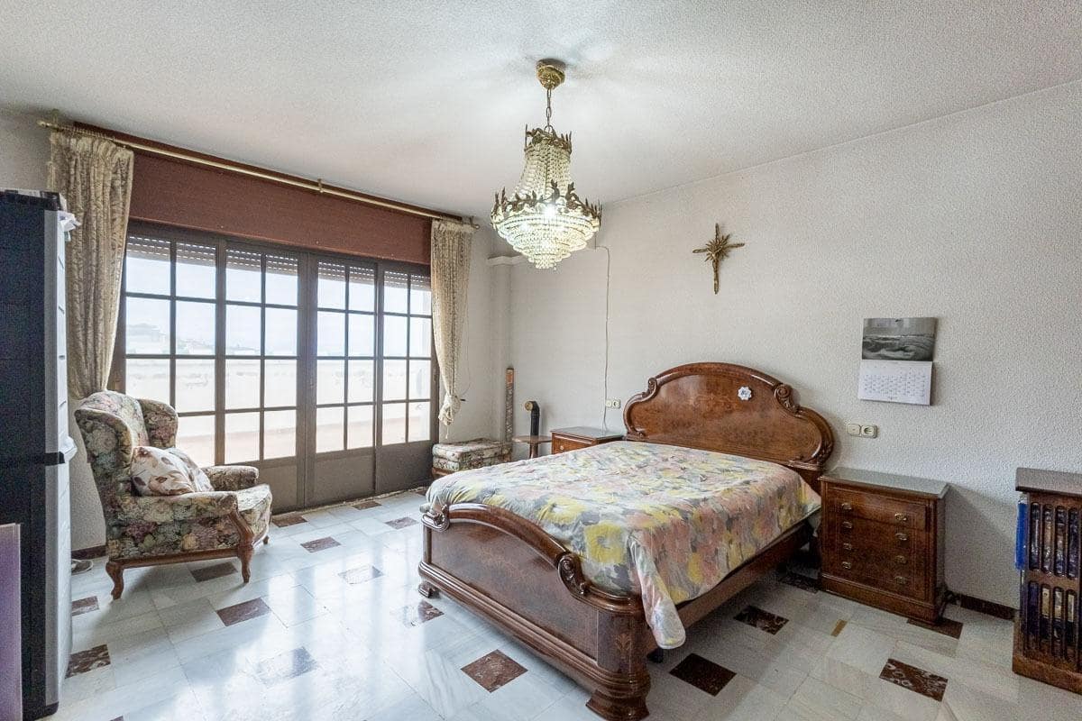 6 bedroom Villa for sale in Monachil with garage - € 450,000 (Ref: 9867221)