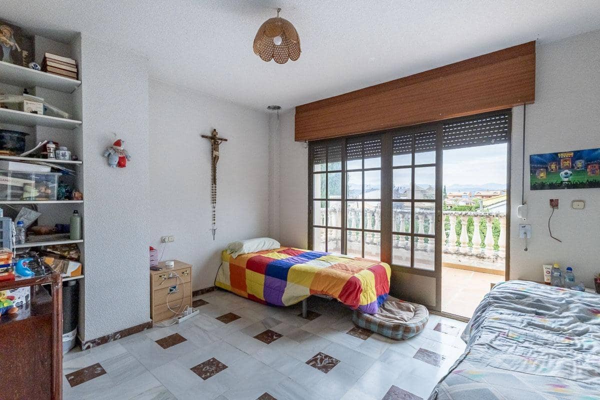 6 bedroom Villa for sale in Monachil with garage - € 450,000 (Ref: 9867221)