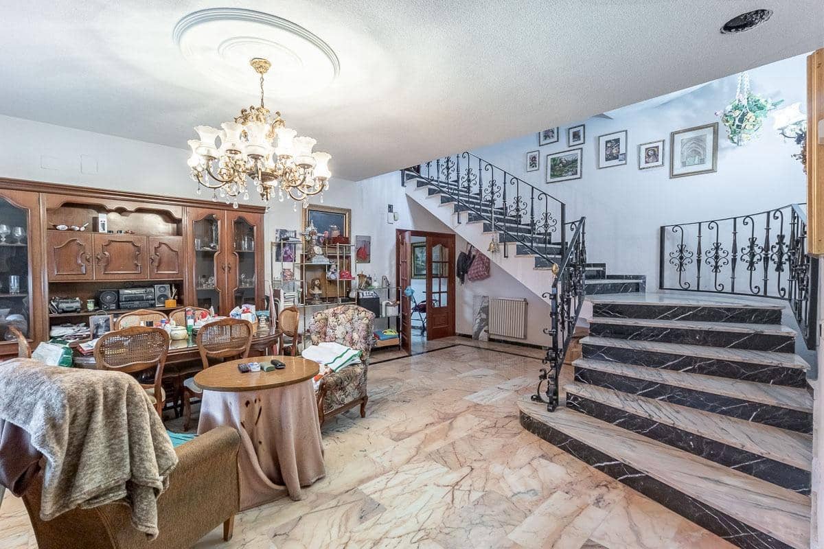 6 bedroom Villa for sale in Monachil with garage - € 450,000 (Ref: 9867221)