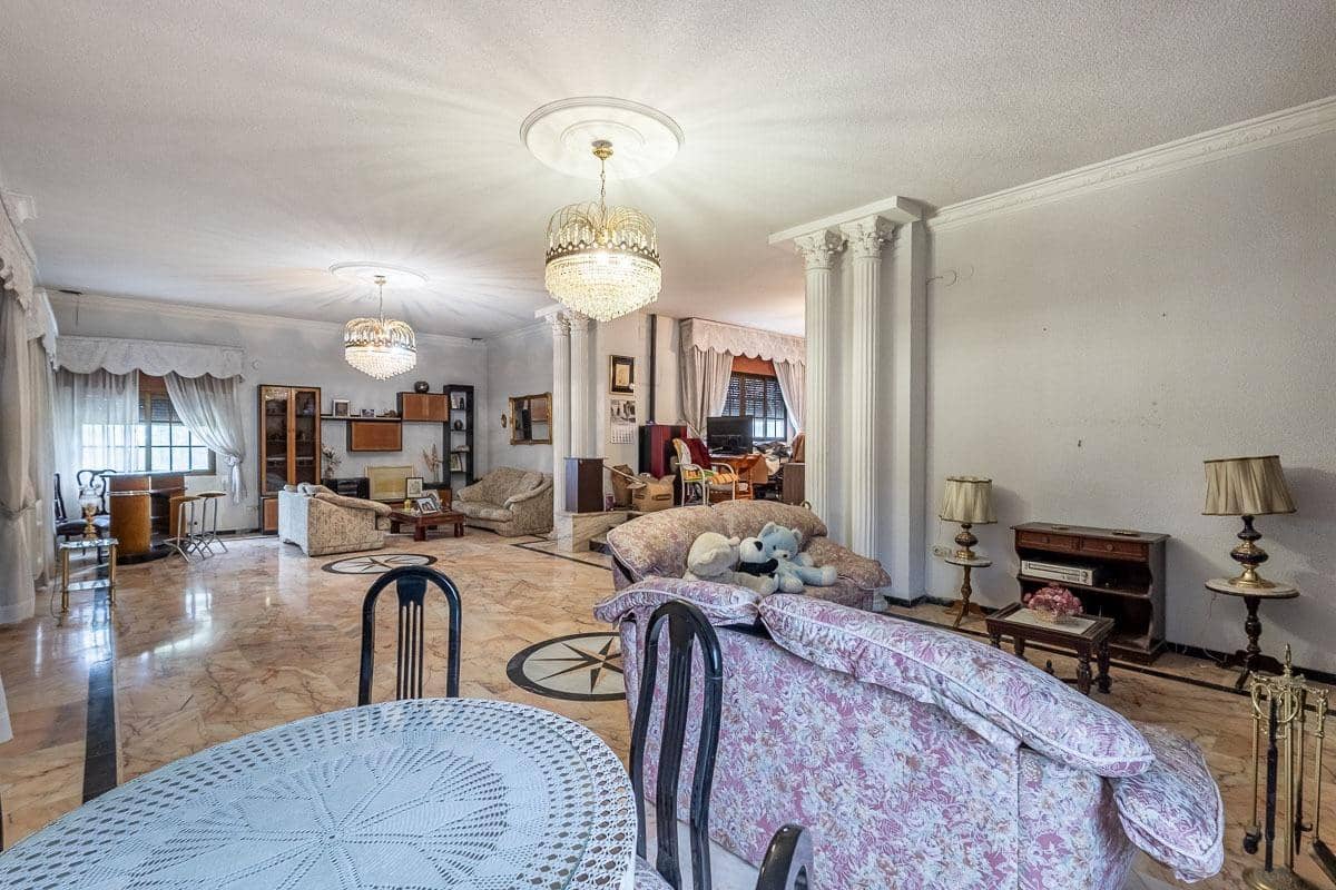 6 bedroom Villa for sale in Monachil with garage - € 450,000 (Ref: 9867221)