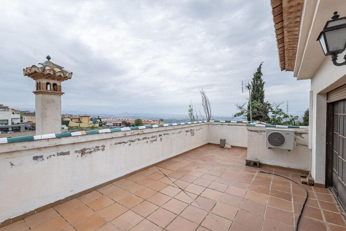 6 bedroom Villa for sale in Monachil with garage - € 450,000 (Ref: 9867221)