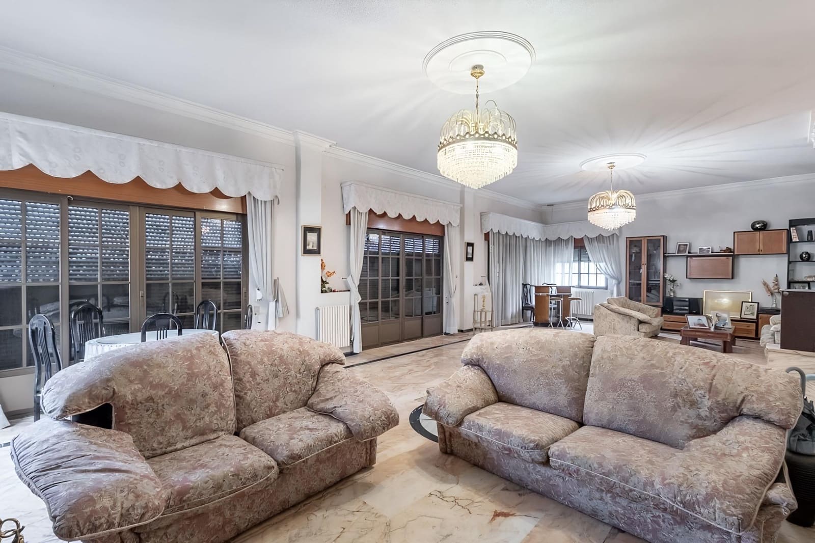 6 bedroom Villa for sale in Monachil with garage - € 450,000 (Ref: 9867221)