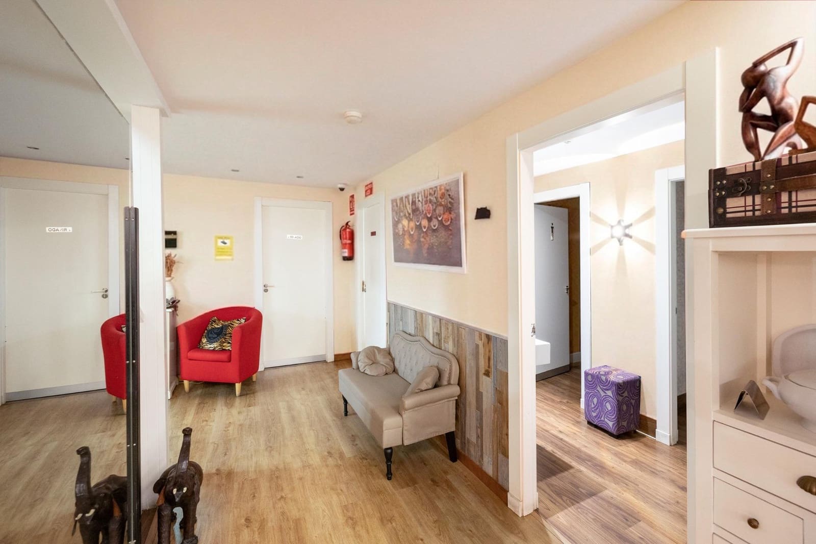 Kommersiell til salgs i Granada by - € 298 000 (Ref: 9868909)
