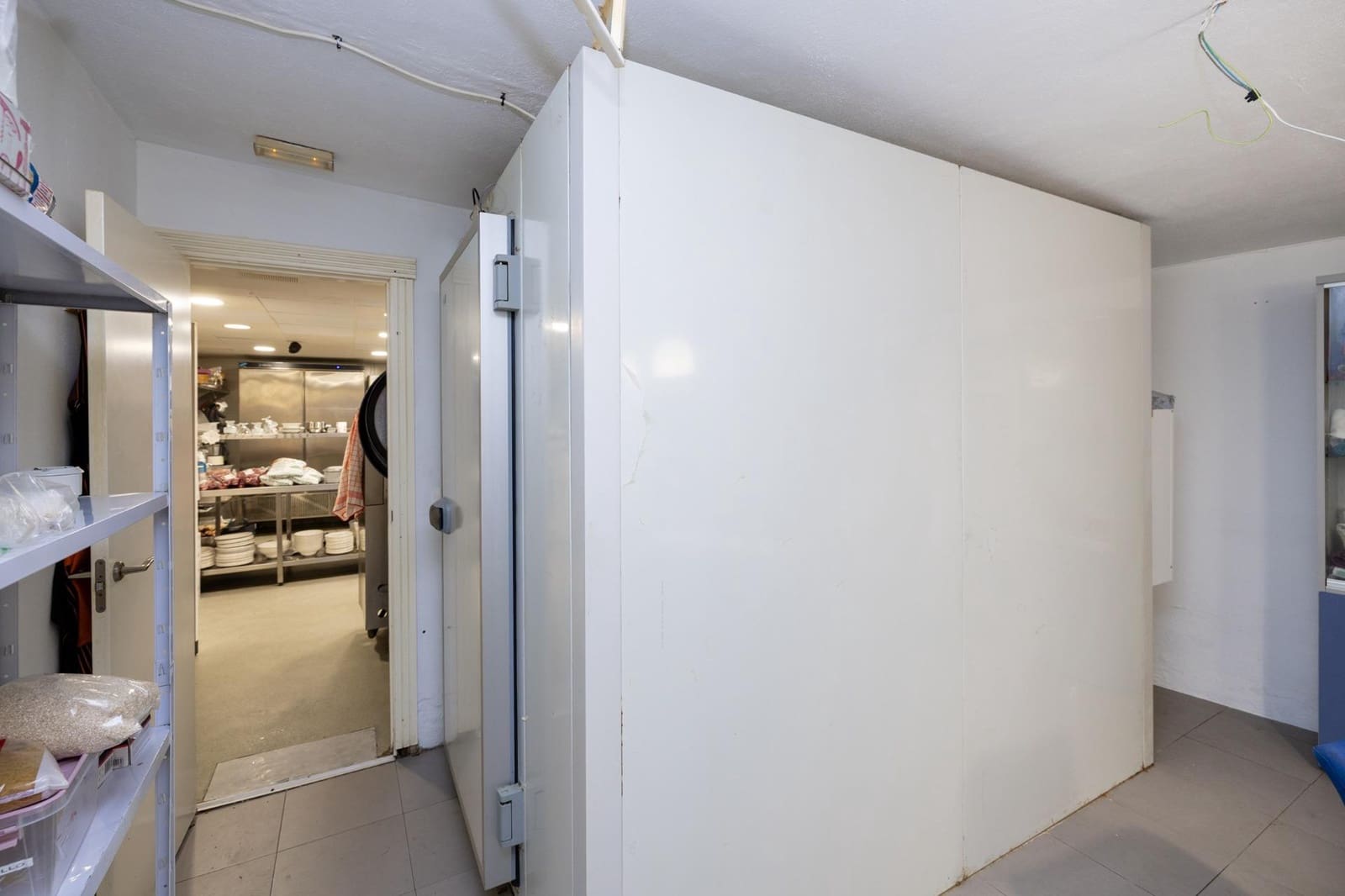 Kommersiell til salgs i Granada by - € 298 000 (Ref: 9868909)