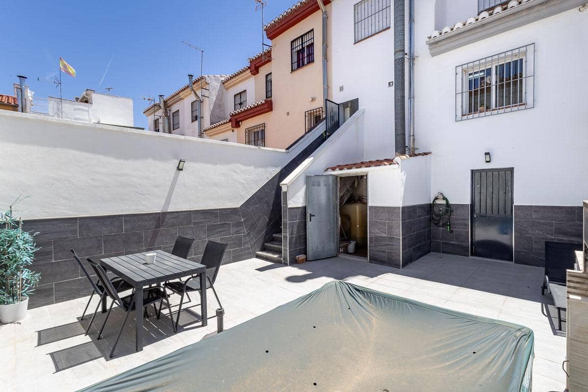 3 bedroom Townhouse for sale in Las Gabias with garage - € 210,000 (Ref: 9873720)