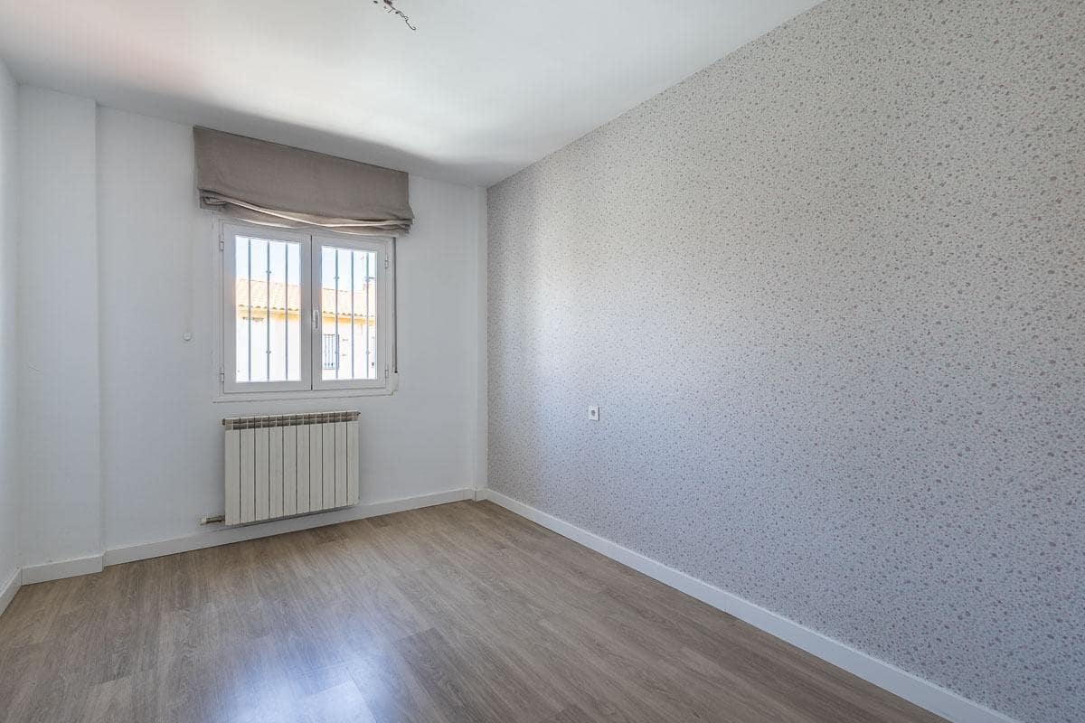 3 bedroom Townhouse for sale in Las Gabias with garage - € 210,000 (Ref: 9873720)