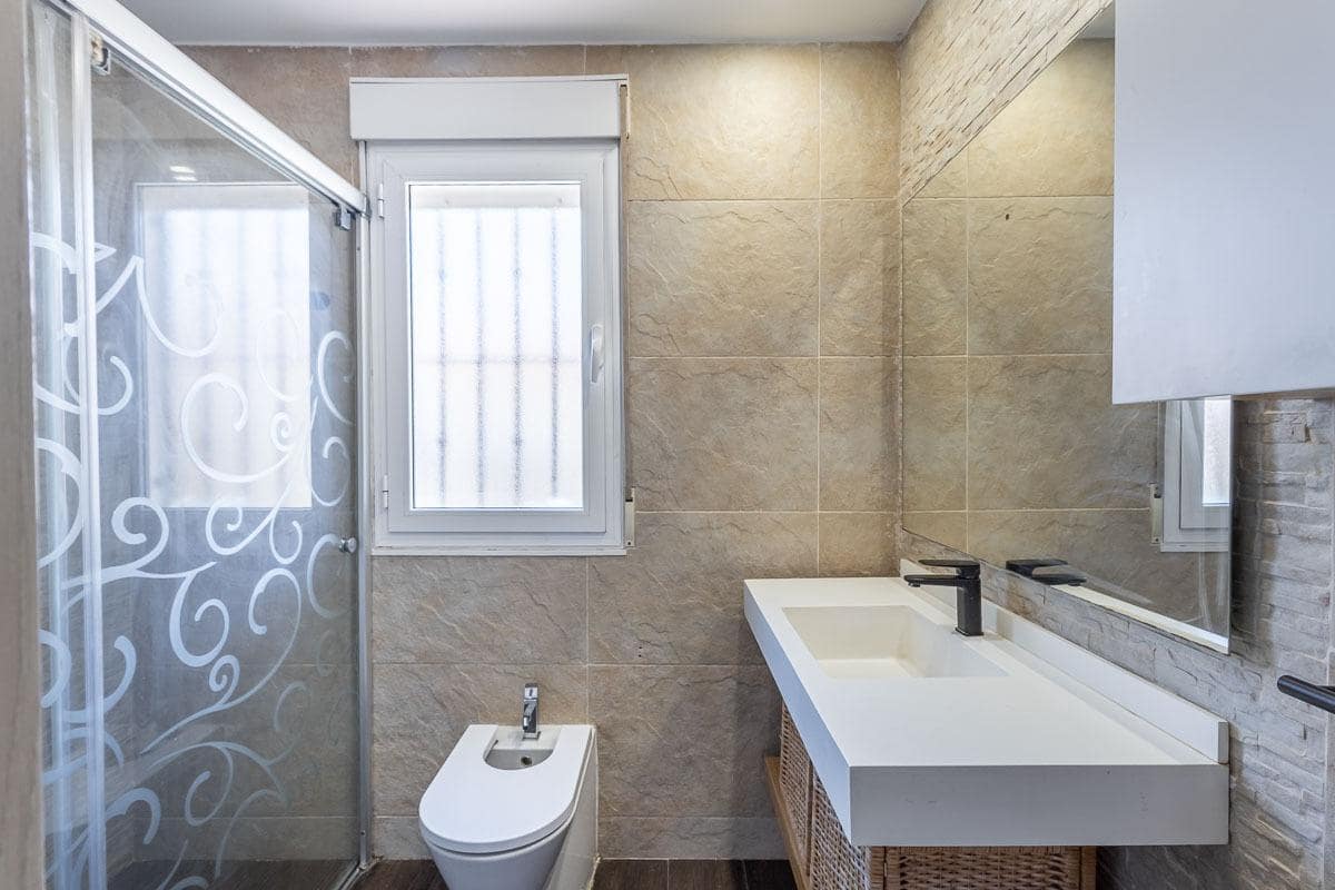 3 bedroom Townhouse for sale in Las Gabias with garage - € 210,000 (Ref: 9873720)