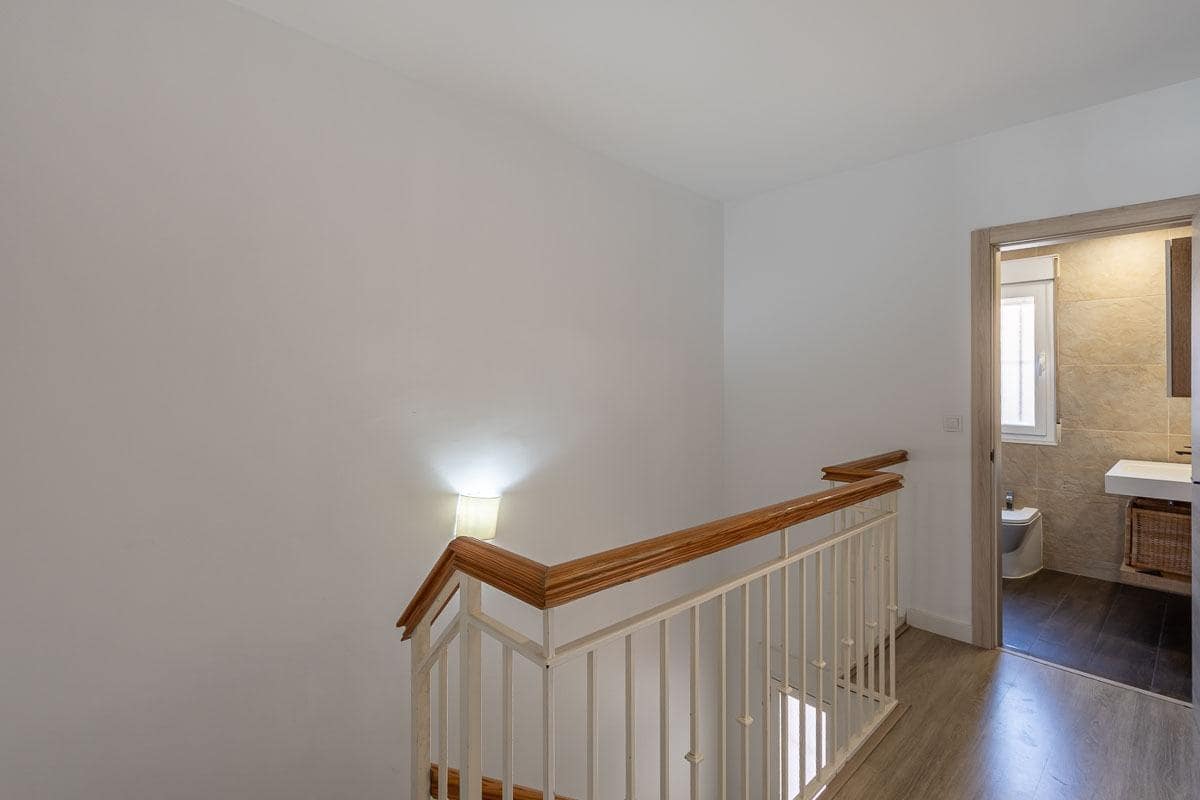 3 bedroom Townhouse for sale in Las Gabias with garage - € 210,000 (Ref: 9873720)