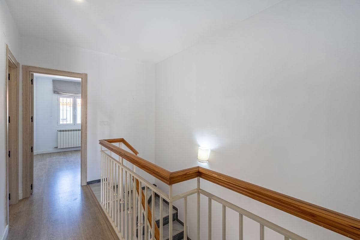 3 bedroom Townhouse for sale in Las Gabias with garage - € 210,000 (Ref: 9873720)