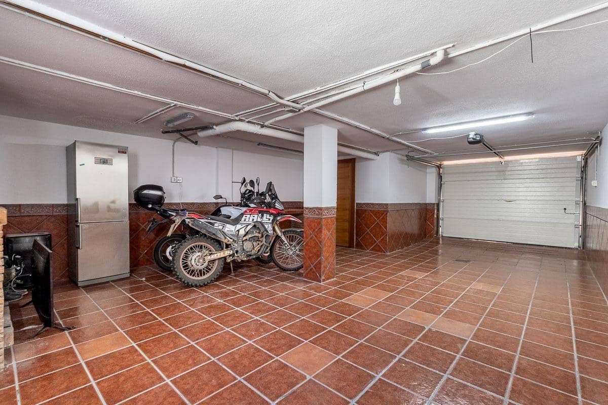 3 bedroom Townhouse for sale in Las Gabias with garage - € 210,000 (Ref: 9873720)