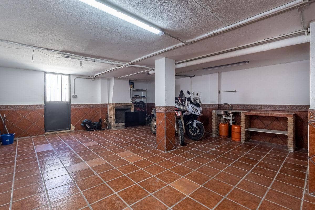 3 bedroom Townhouse for sale in Las Gabias with garage - € 210,000 (Ref: 9873720)