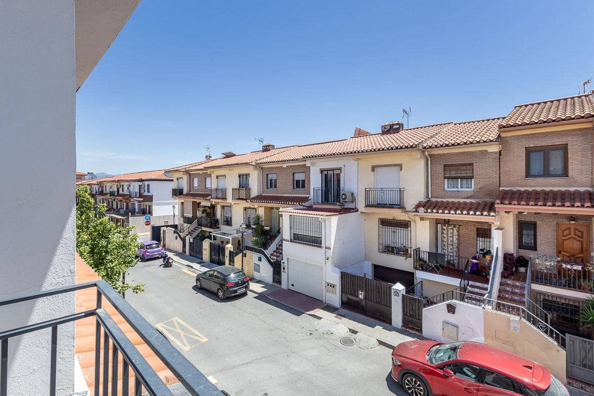 3 bedroom Townhouse for sale in Las Gabias with garage - € 210,000 (Ref: 9873720)
