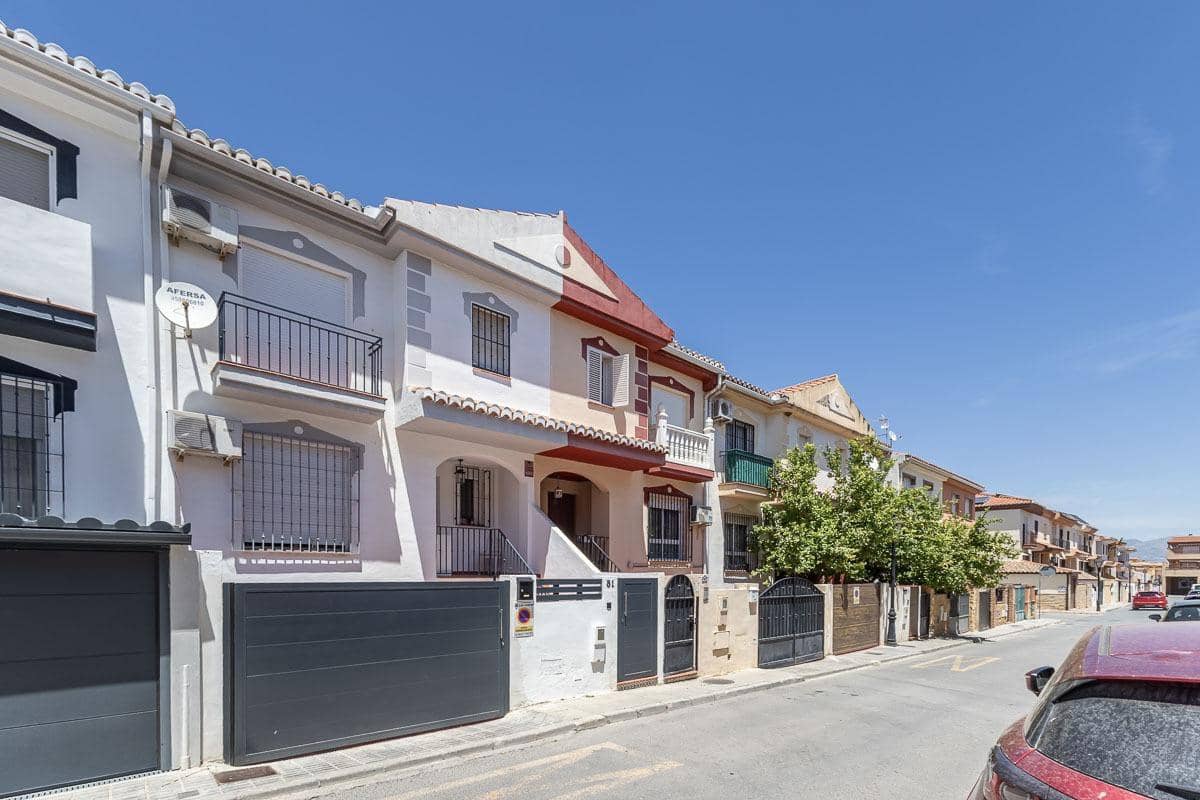 3 bedroom Townhouse for sale in Las Gabias with garage - € 210,000 (Ref: 9873720)