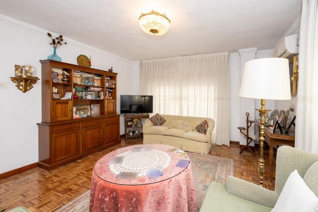 4 chambre Appartement à vendre à Centro - Sagrario, Grenade ville - 360 000 € (Ref: 9876692)