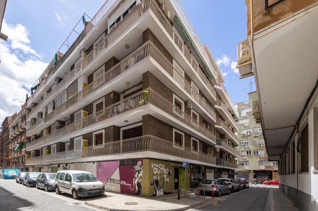 4 chambre Appartement à vendre à Centro - Sagrario, Grenade ville - 360 000 € (Ref: 9876692)