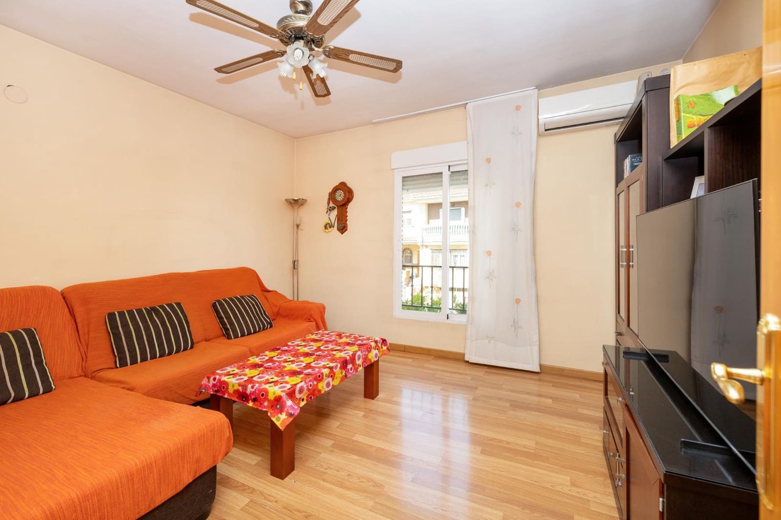 5 sovrum Radhus till salu i Churriana de la Vega med garage - 315 000 € (Ref: 9876693)