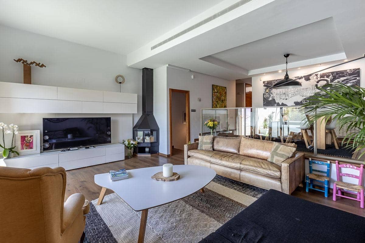 4 soverom Kjedet enebolig til salgs i Granada by med garasje - € 695 000 (Ref: 9876695)