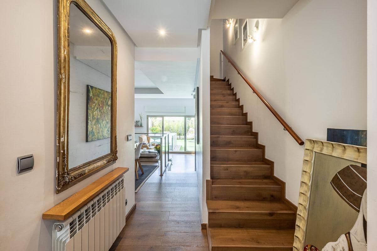 4 soverom Kjedet enebolig til salgs i Granada by med garasje - € 695 000 (Ref: 9876695)