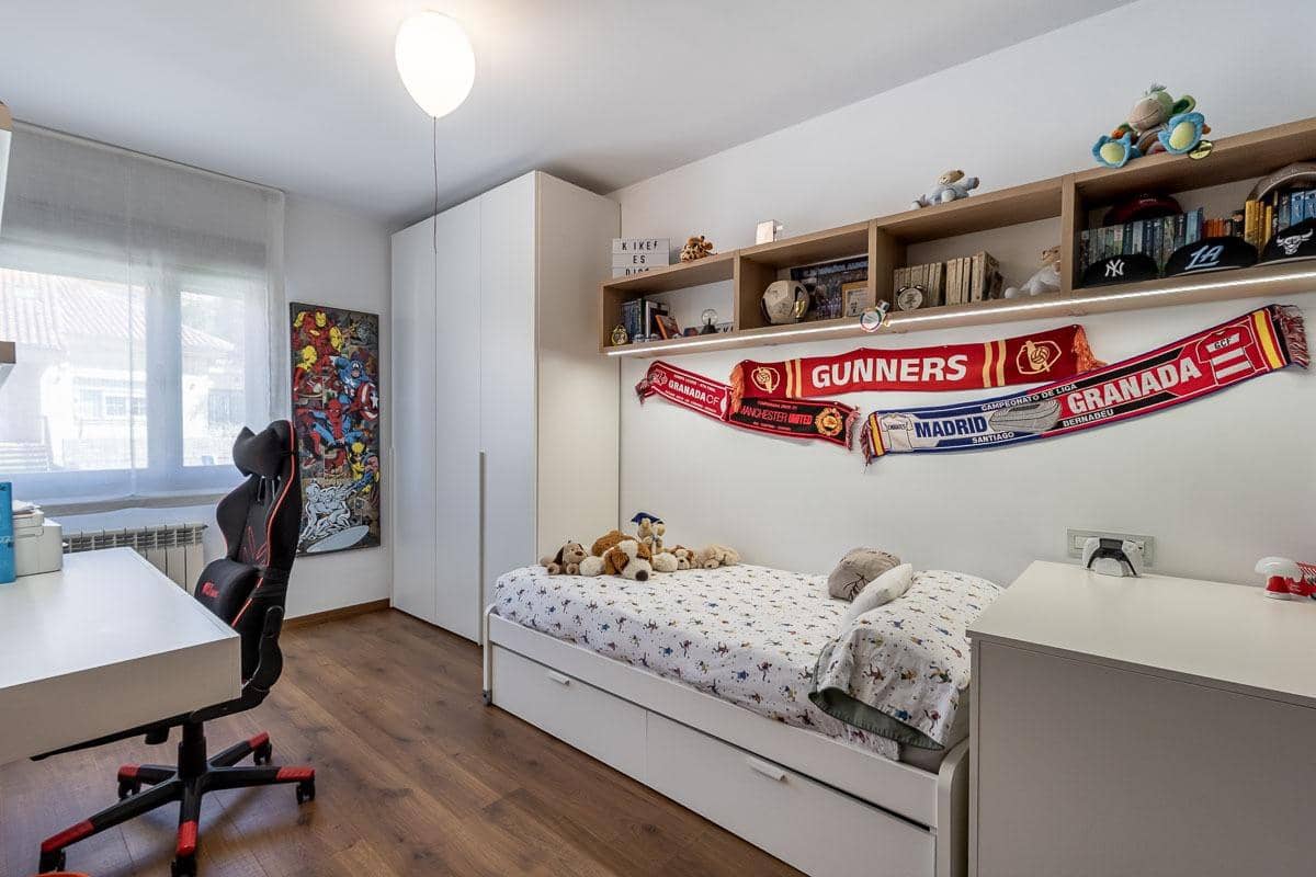 4 soverom Kjedet enebolig til salgs i Granada by med garasje - € 695 000 (Ref: 9876695)
