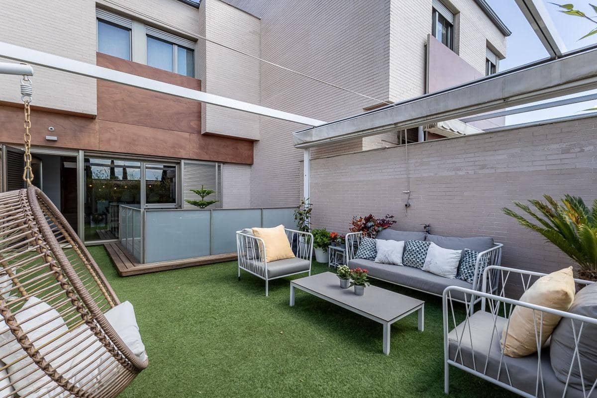 4 soverom Kjedet enebolig til salgs i Granada by med garasje - € 695 000 (Ref: 9876695)