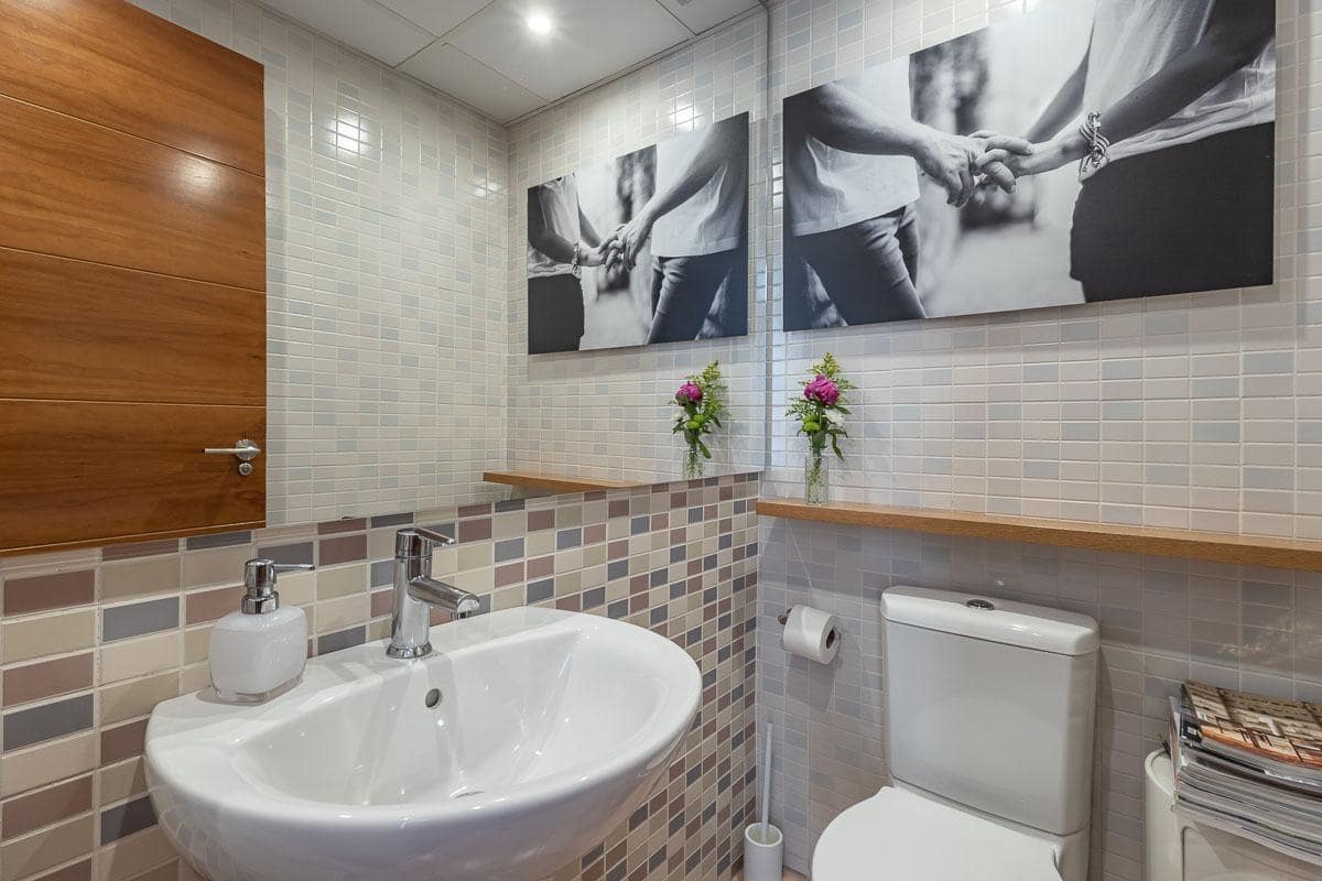 4 soverom Kjedet enebolig til salgs i Granada by med garasje - € 695 000 (Ref: 9876695)