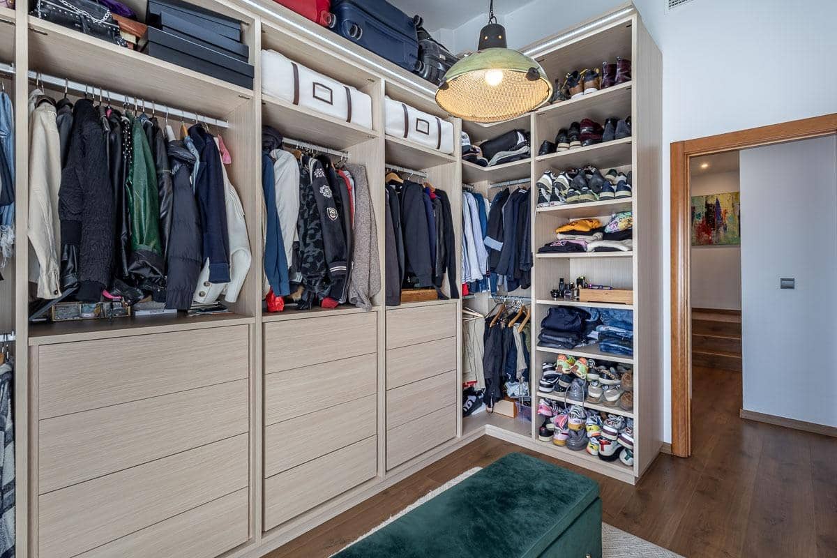 4 soverom Kjedet enebolig til salgs i Granada by med garasje - € 695 000 (Ref: 9876695)
