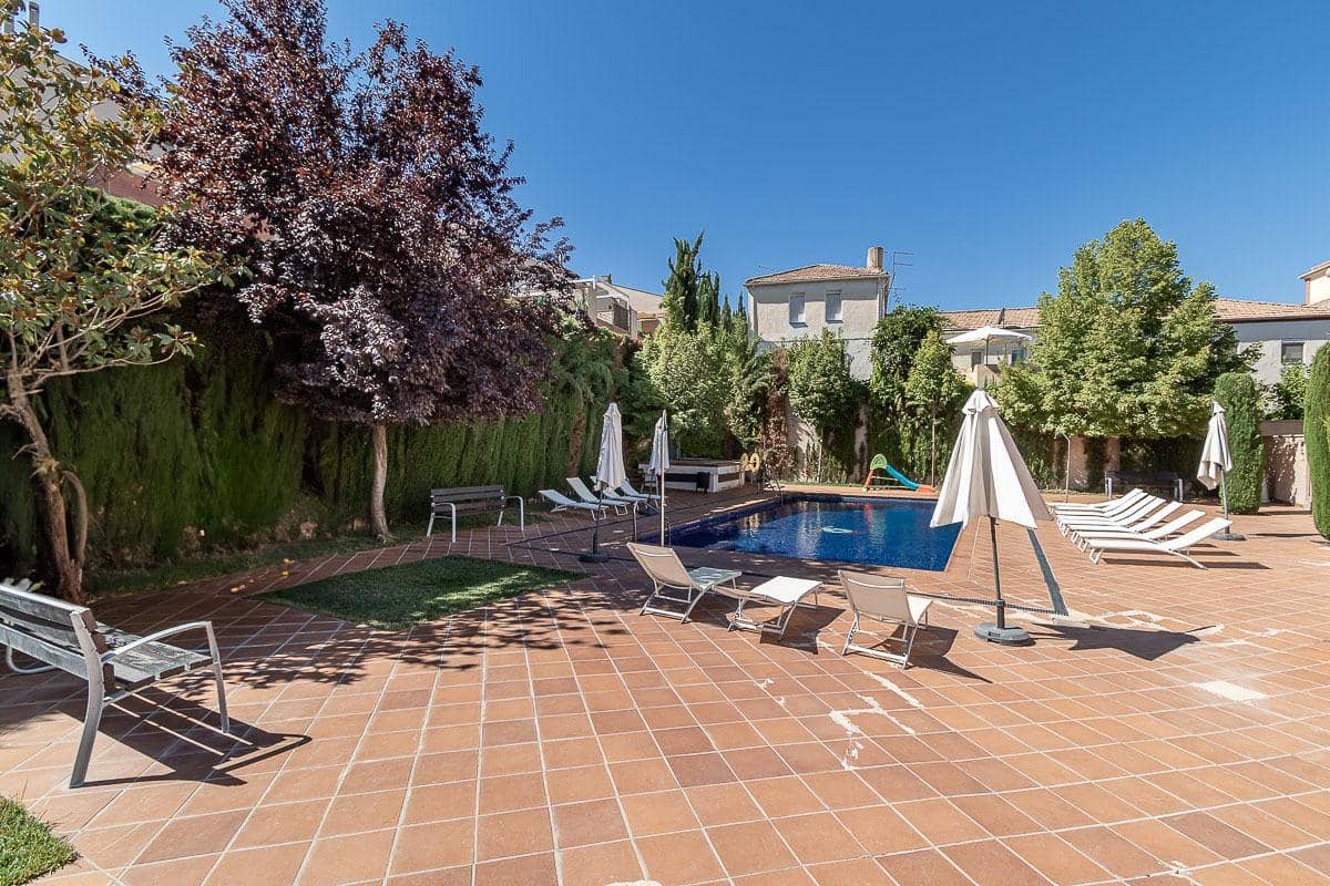 4 soverom Kjedet enebolig til salgs i Granada by med garasje - € 695 000 (Ref: 9876695)