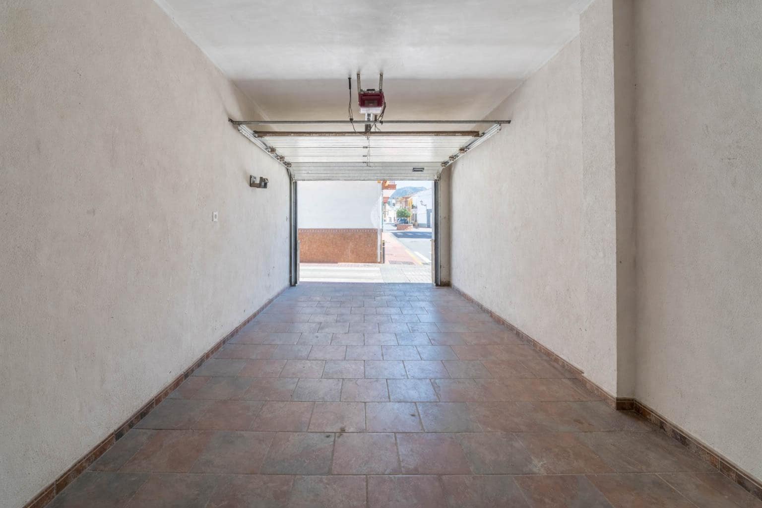 3 quarto Casa em Banda para venda em Peligros com garagem - 259 900 € (Ref: 9876696)