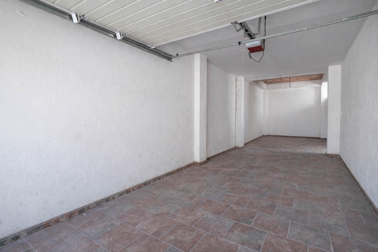 3 quarto Casa em Banda para venda em Peligros com garagem - 259 900 € (Ref: 9876696)