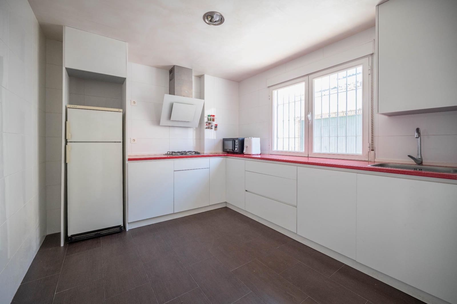 3 quarto Casa em Banda para venda em Peligros com garagem - 259 900 € (Ref: 9876696)