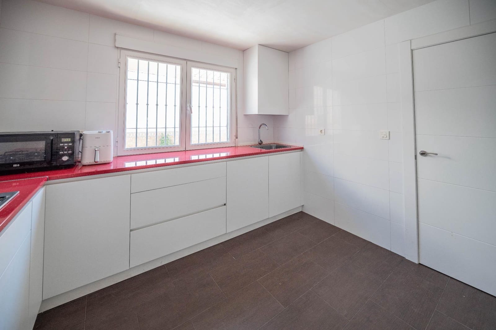 3 quarto Casa em Banda para venda em Peligros com garagem - 259 900 € (Ref: 9876696)
