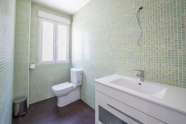 3 quarto Casa em Banda para venda em Peligros com garagem - 259 900 € (Ref: 9876696)