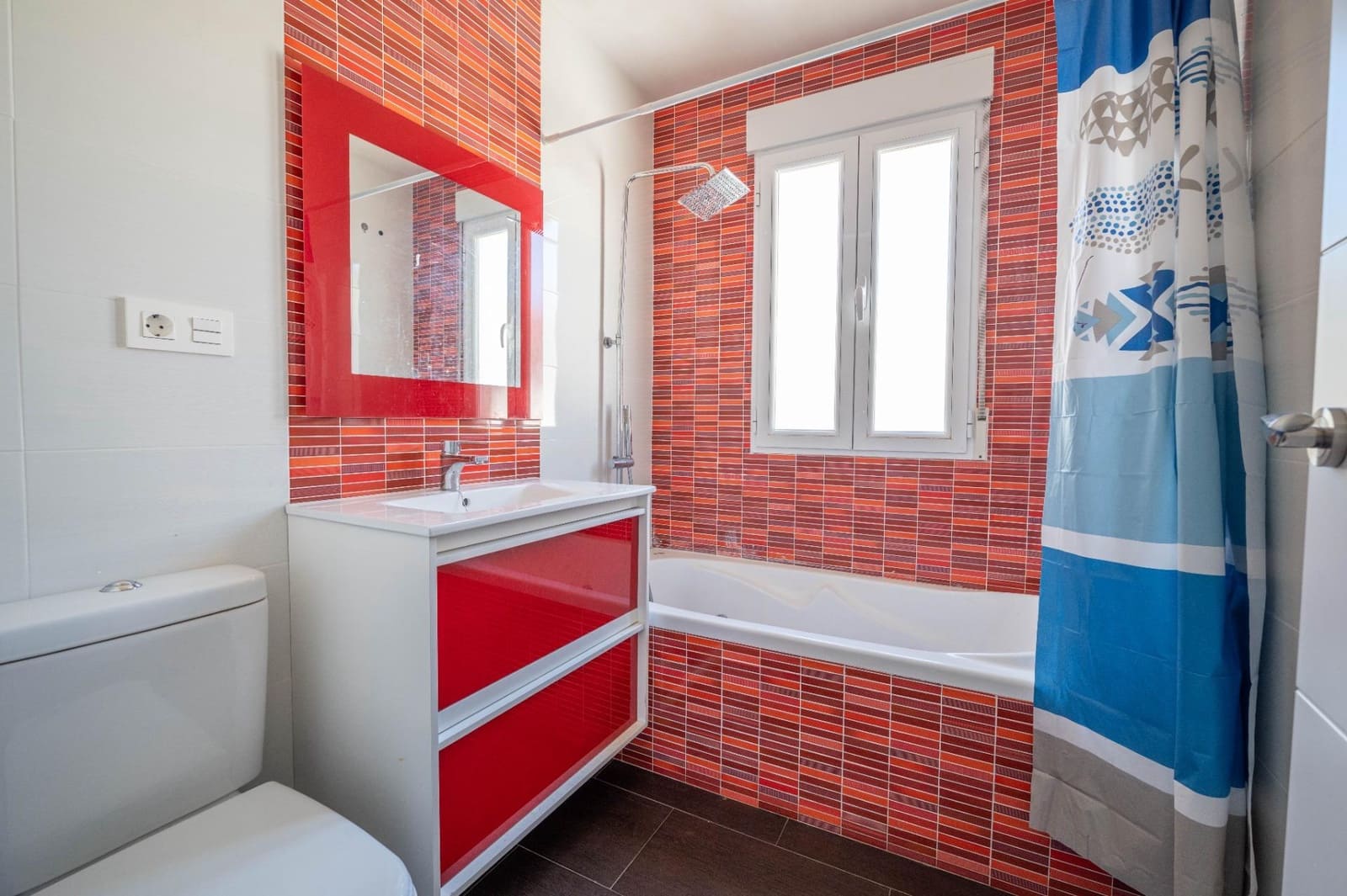 3 quarto Casa em Banda para venda em Peligros com garagem - 259 900 € (Ref: 9876696)