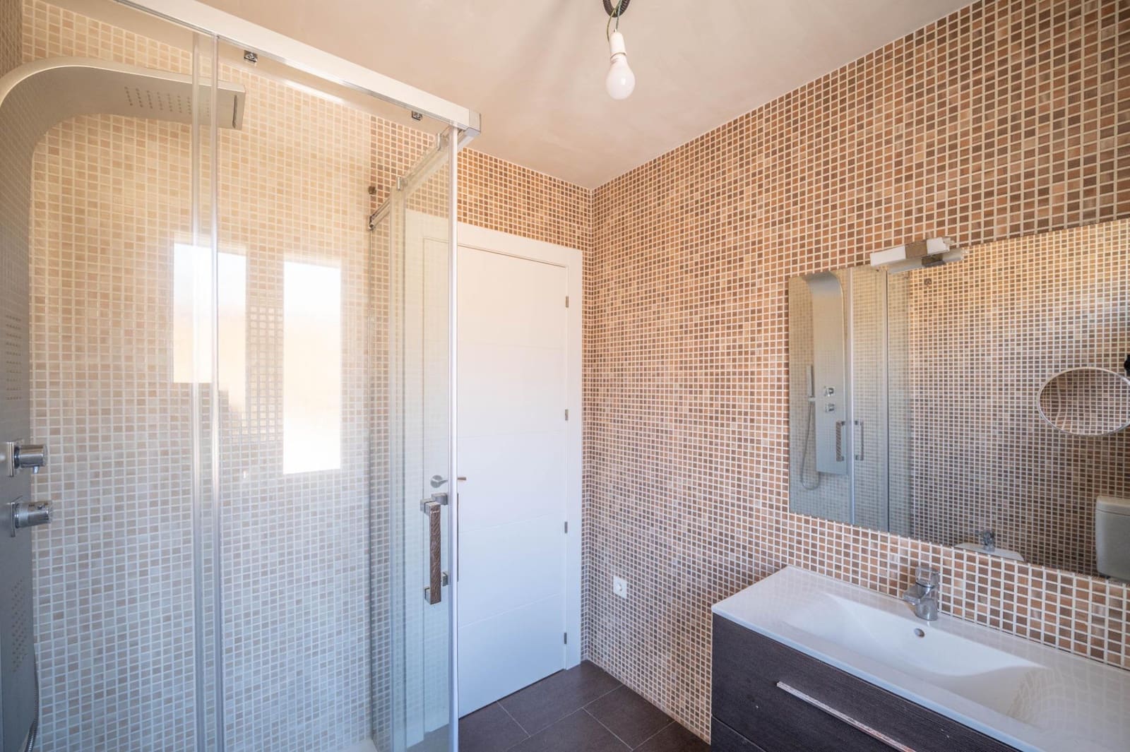 3 quarto Casa em Banda para venda em Peligros com garagem - 259 900 € (Ref: 9876696)