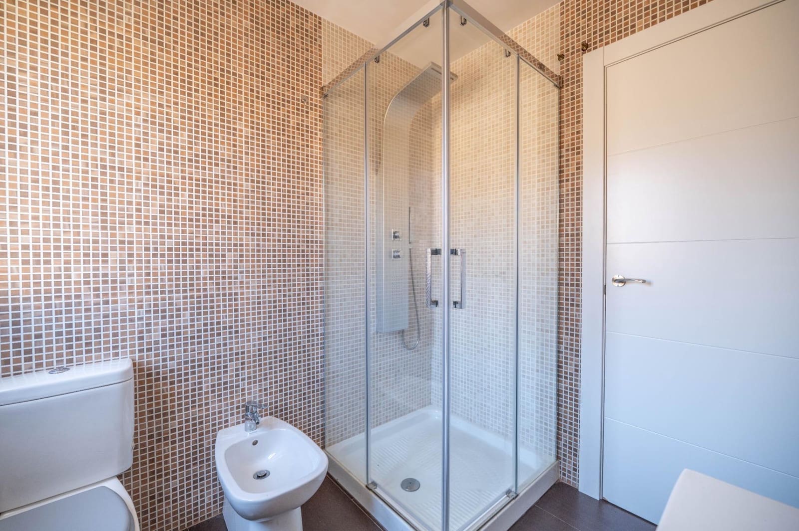 3 quarto Casa em Banda para venda em Peligros com garagem - 259 900 € (Ref: 9876696)